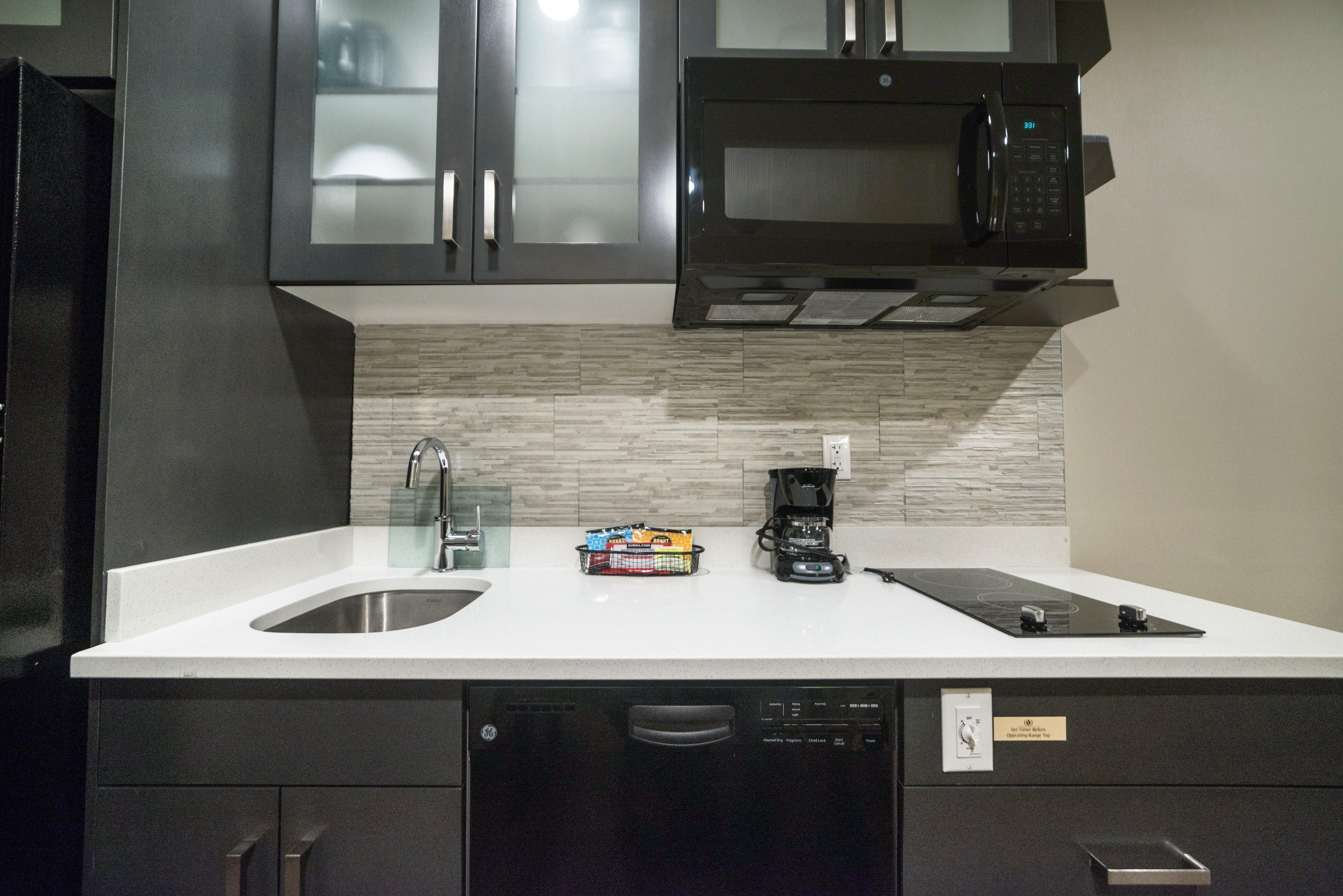 Candlewood Suites West Edmonton - Mall Area By Ihg Bagian luar foto