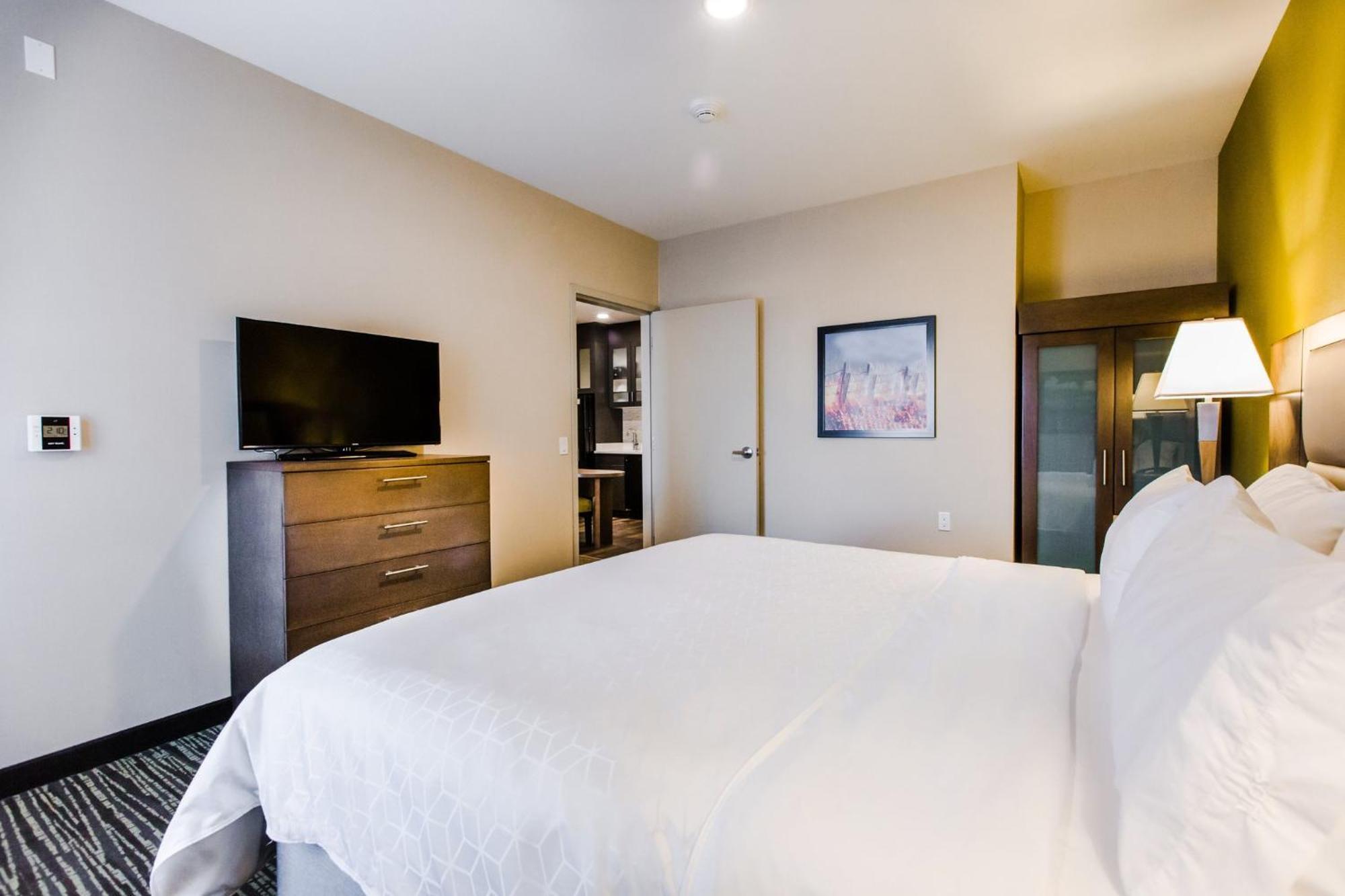 Candlewood Suites West Edmonton - Mall Area By Ihg Bagian luar foto